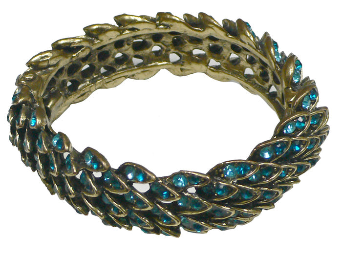 BraceletEasy Bella Metal Bangle Bracelet Gorgeous Design Antique Gold Tone Hinge Closure Easy to put on And Remove W83020-S1
