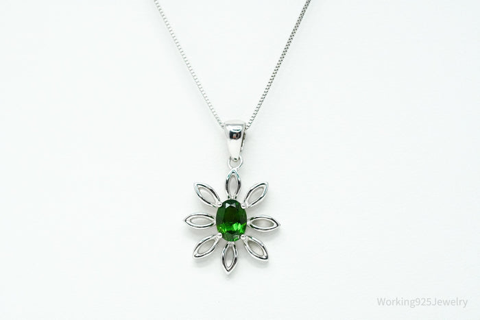 TGGC Green Chrome Diopside Flower Sterling Silver Necklace 18"