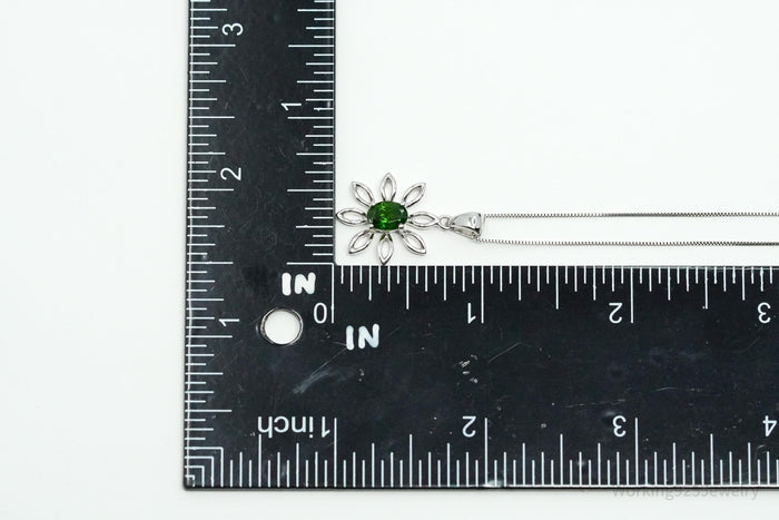 TGGC Green Chrome Diopside Flower Sterling Silver Necklace 18"