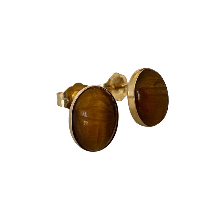V I N T A G E// 1980s ode to ancient Egypt / 14k and carved tigers eye scarabs / post earrings