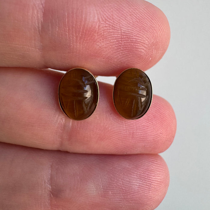 V I N T A G E// 1980s ode to ancient Egypt / 14k and carved tigers eye scarabs / post earrings