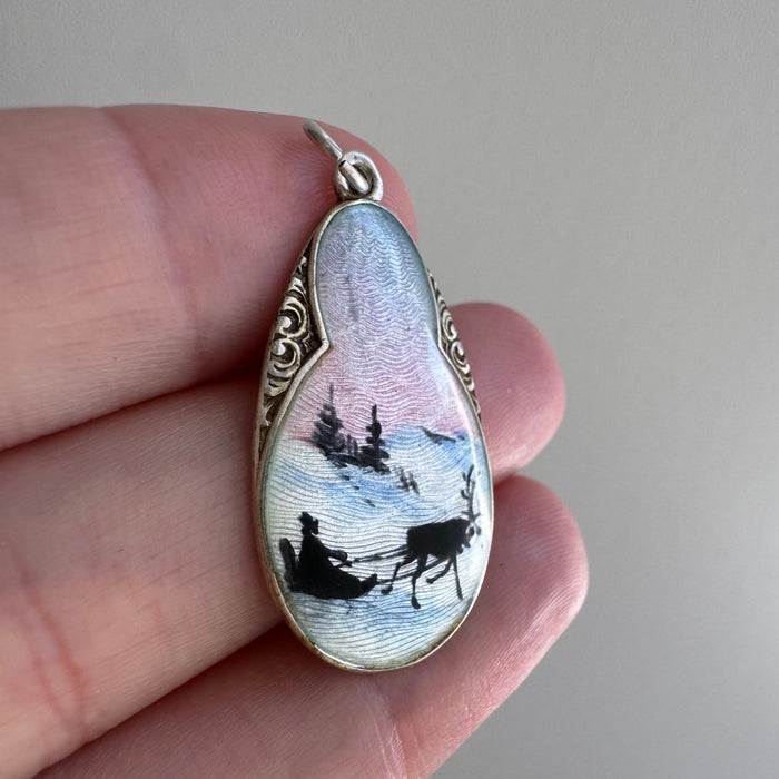 V I N T A G E // winter wonderland / sterling silver and enamel winter scene / a pendant