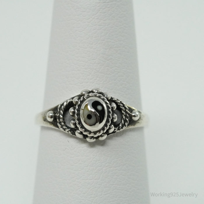 Vintage Black & White Onyx Yin Yang Sterling Silver Ring Size 5