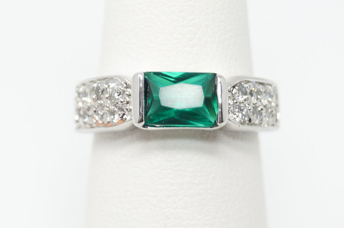Vintage Green Emerald CZ Accented Art Deco Design Sterling Silver Ring - Sz 5