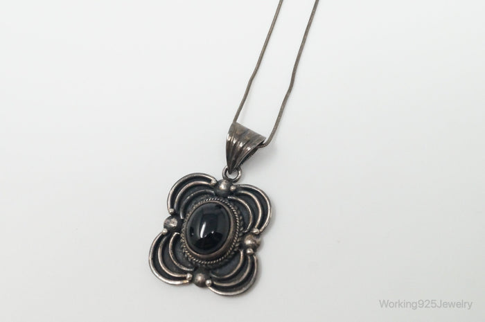 Vintage Native American Unsigned Black Onyx Sterling Silver Necklace