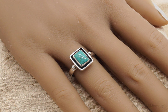Vintage Turquoise Sterling Silver Ring - Size 7.75