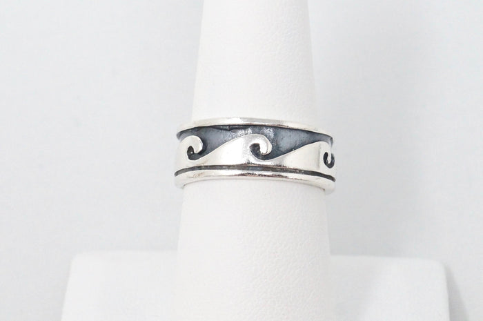 Wonderful Vintage Wave Scroll Oxidized Design Sterling Silver Band Ring Sz 7.5